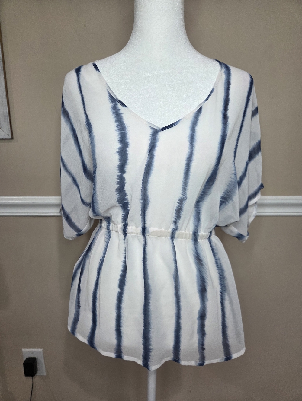 Quiksilver Women's Blue Stripe V-Neck Elastic Waist Top Size S Y2k - Picture 10 of 10